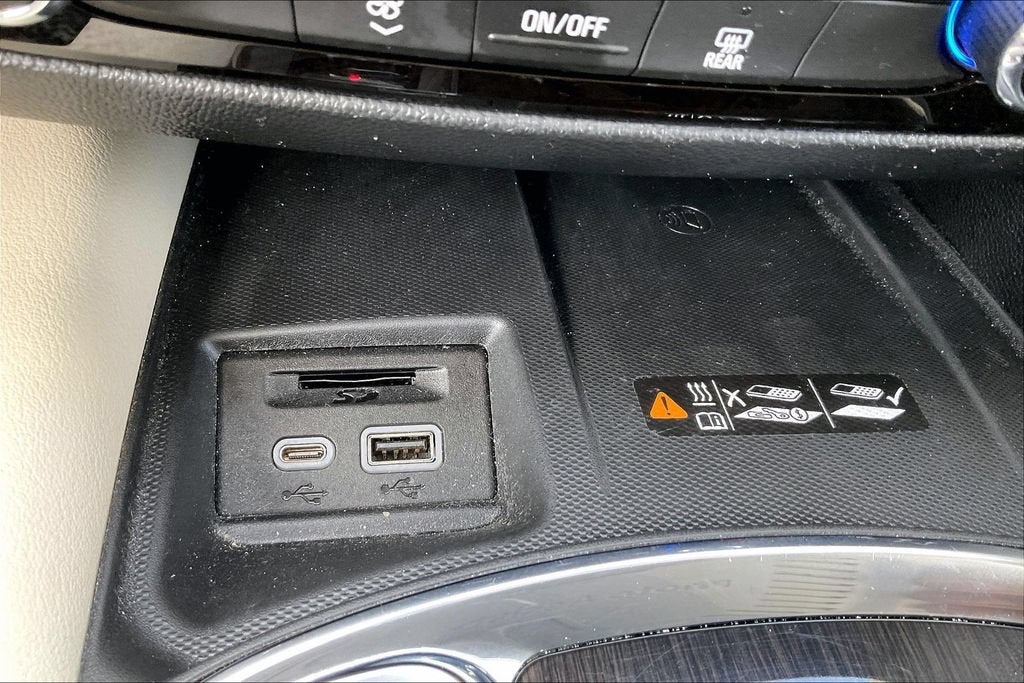2023 Buick Enclave Essence