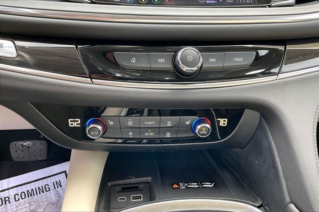 2024 Buick Enclave Essence