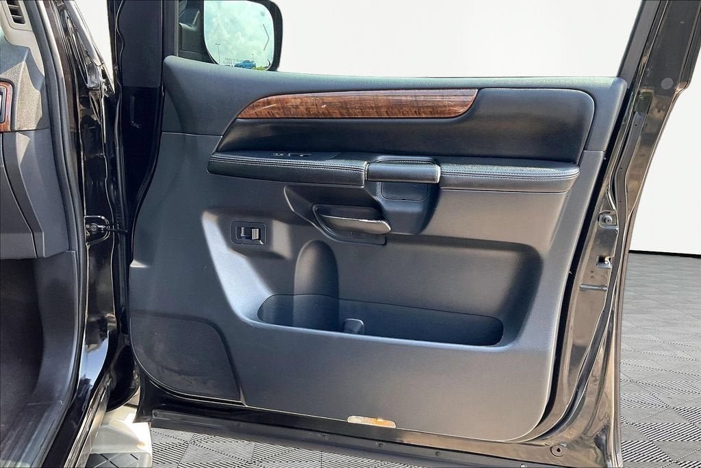 2014 Nissan Armada Platinum