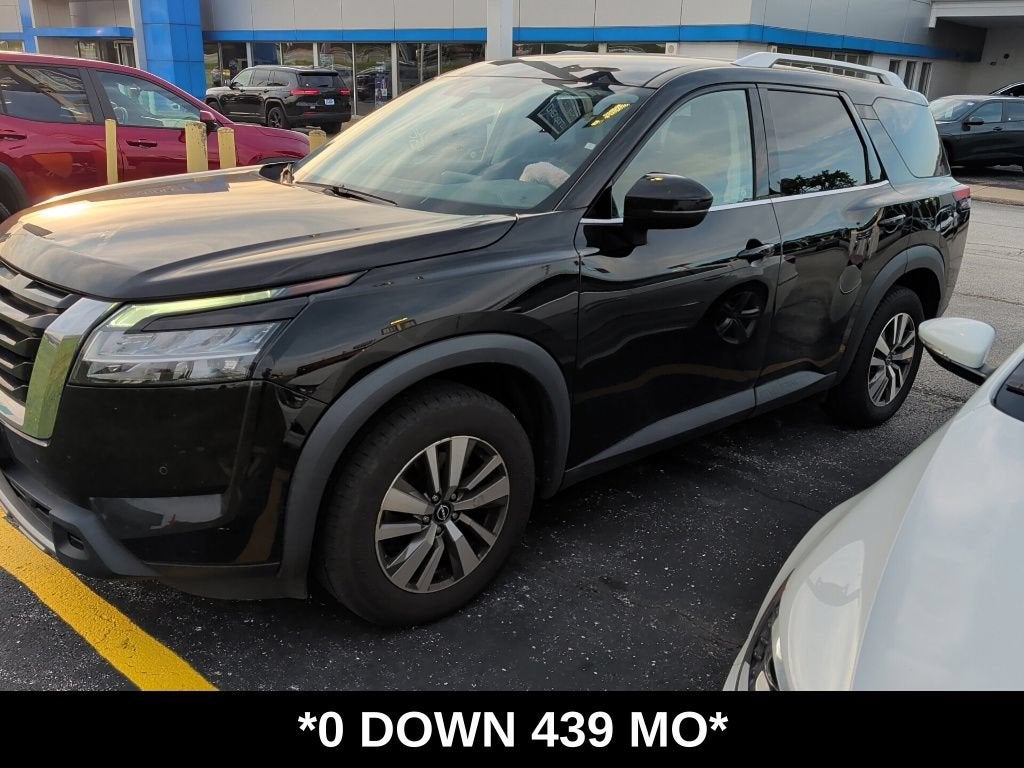 2023 Nissan Pathfinder SL