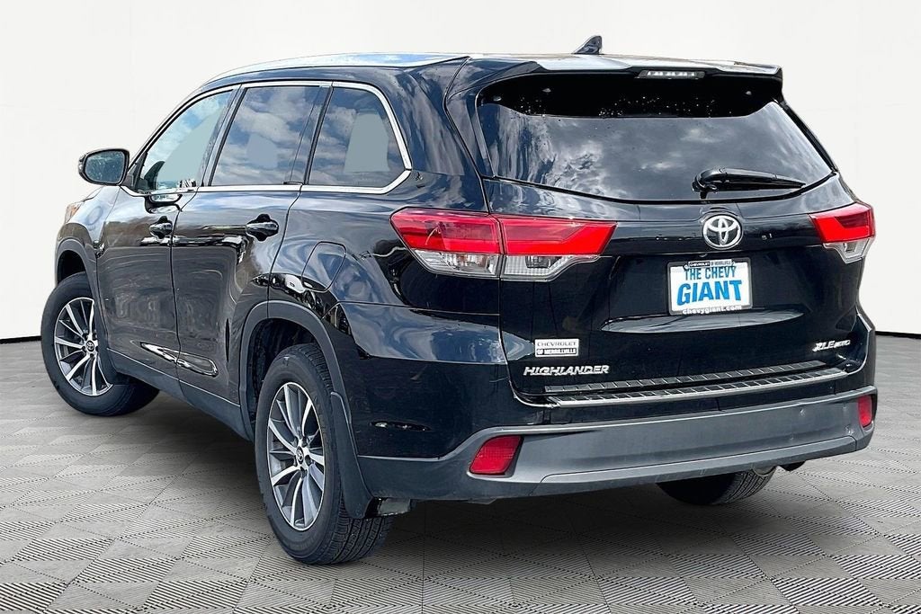 2019 Toyota Highlander SE