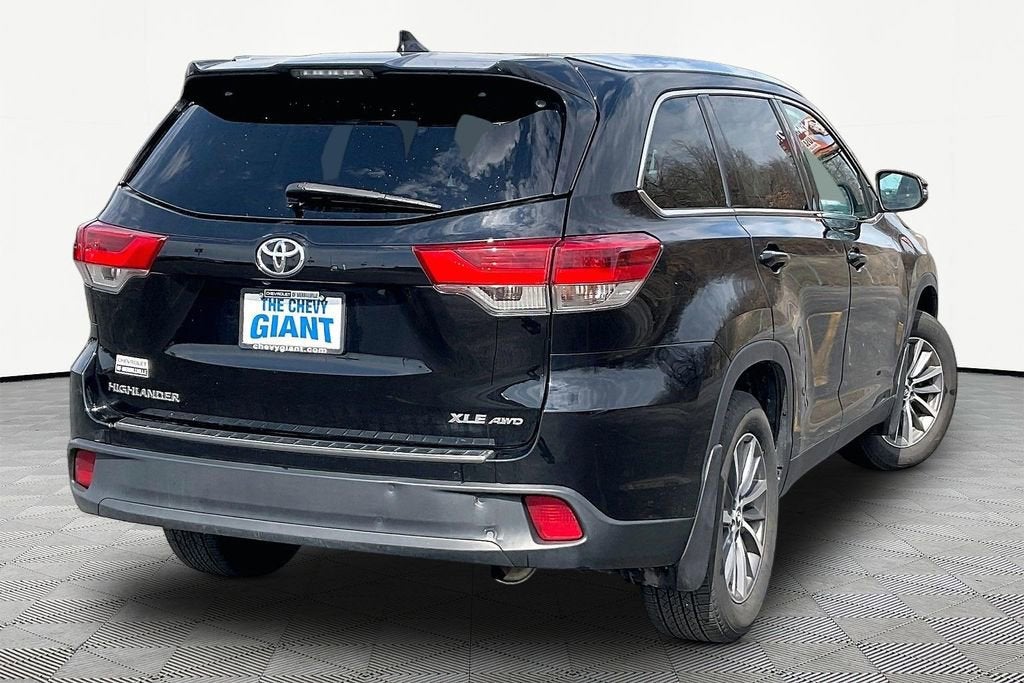 2019 Toyota Highlander SE