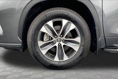 2024 Toyota Highlander LE