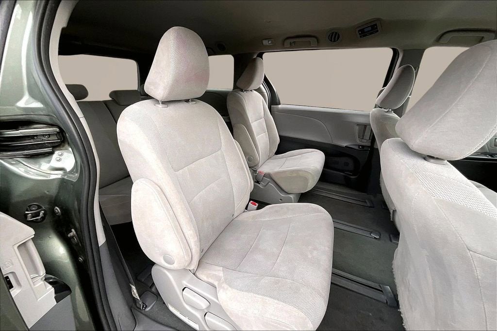 2020 Toyota Sienna L