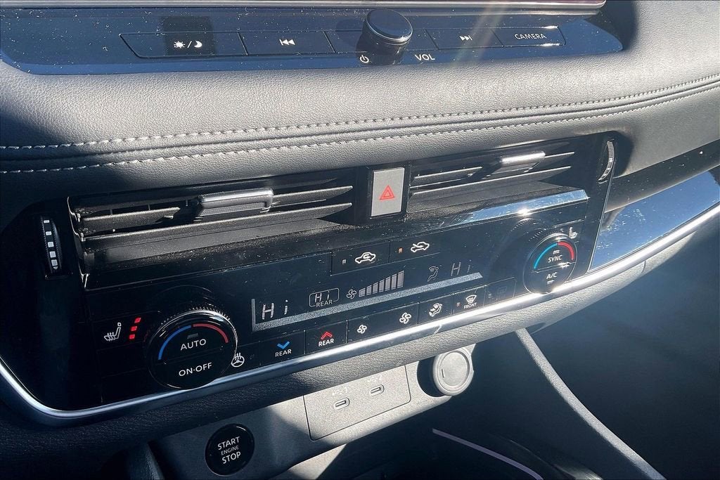 2025 Nissan Rogue SL