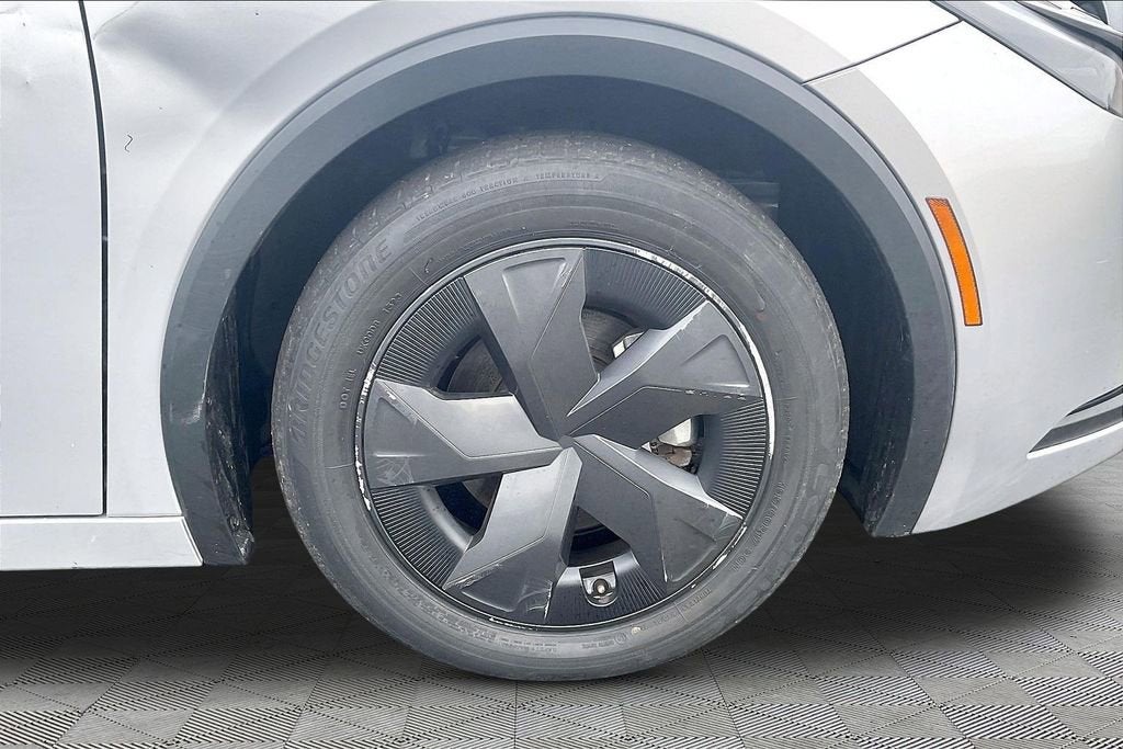 2023 Toyota Prius LE