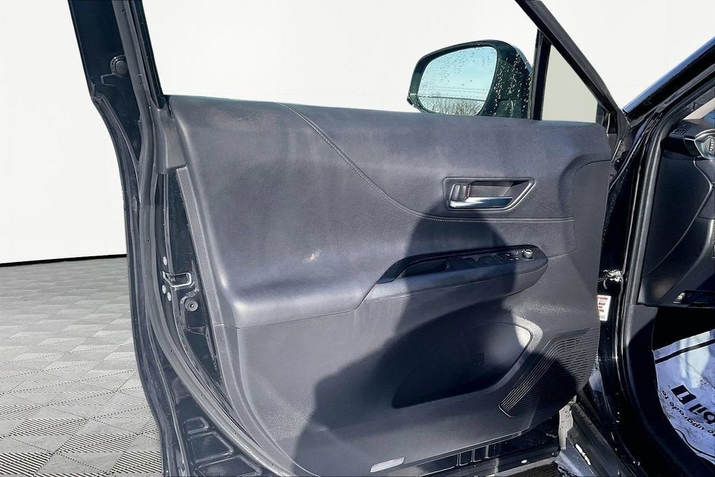 2022 Toyota Venza LE