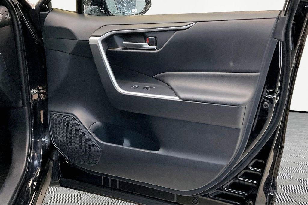 2024 Toyota RAV4 Prime SE