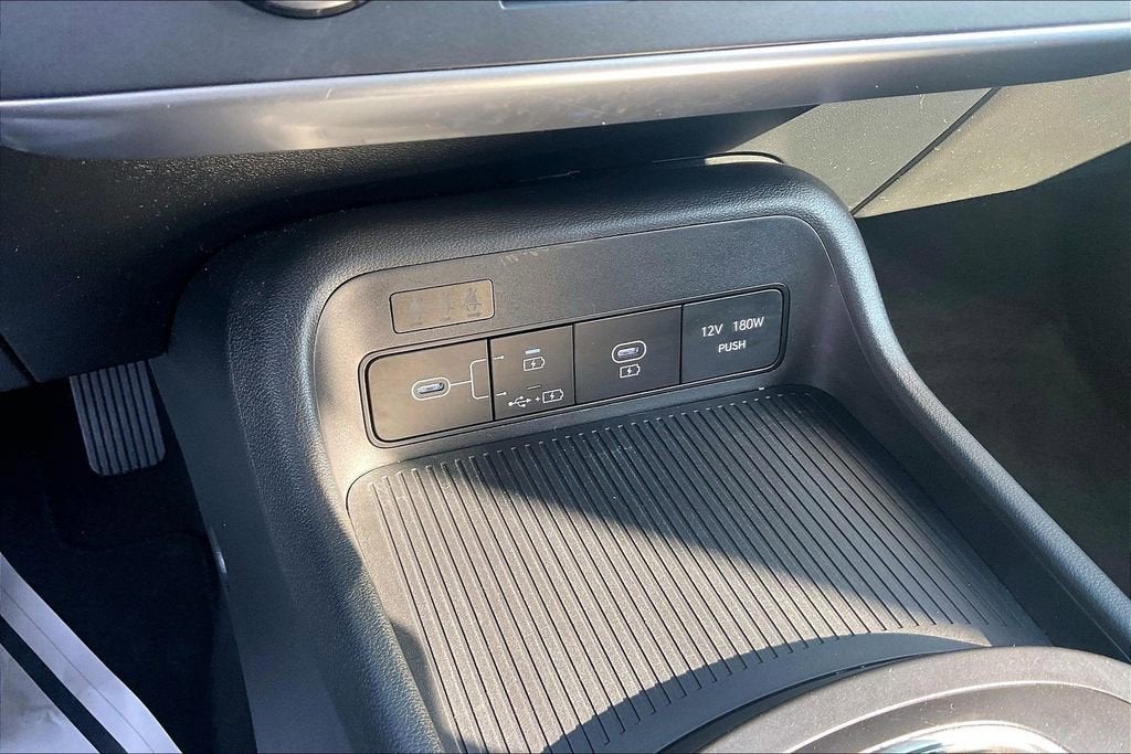 2024 Hyundai Kona SE