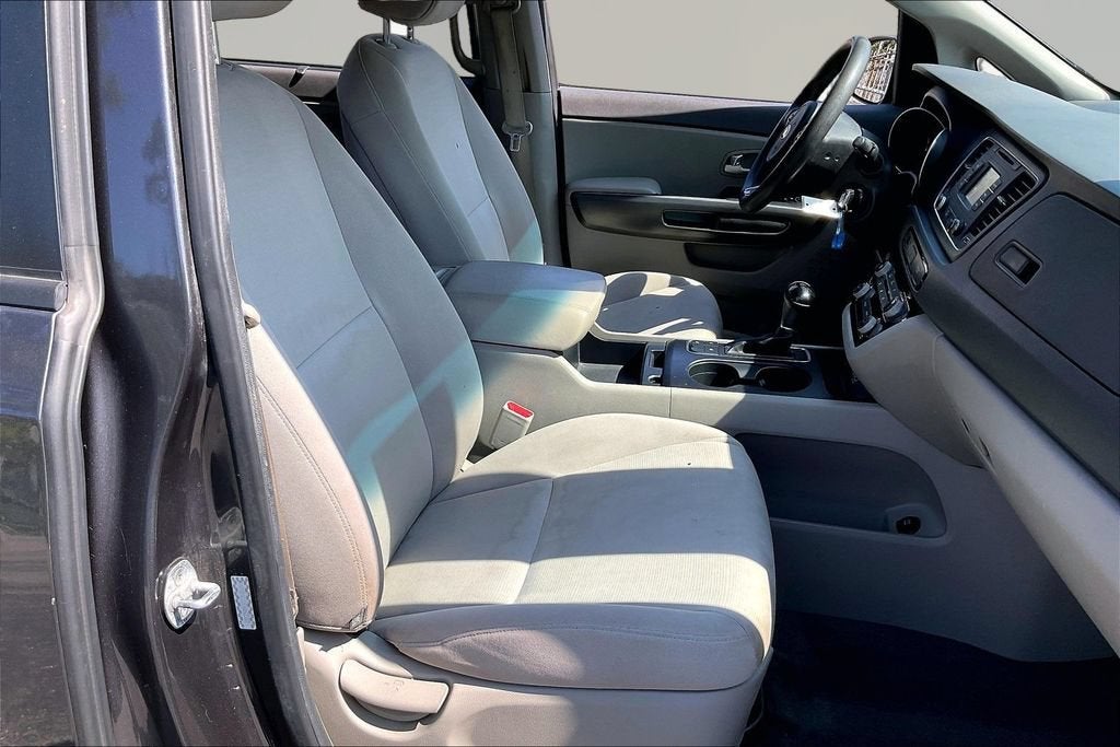 2015 Kia Sedona LX
