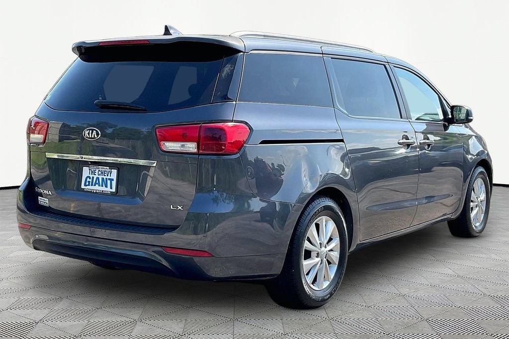 2015 Kia Sedona LX