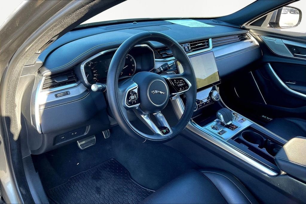 2022 Jaguar XF R-Dynamic SE