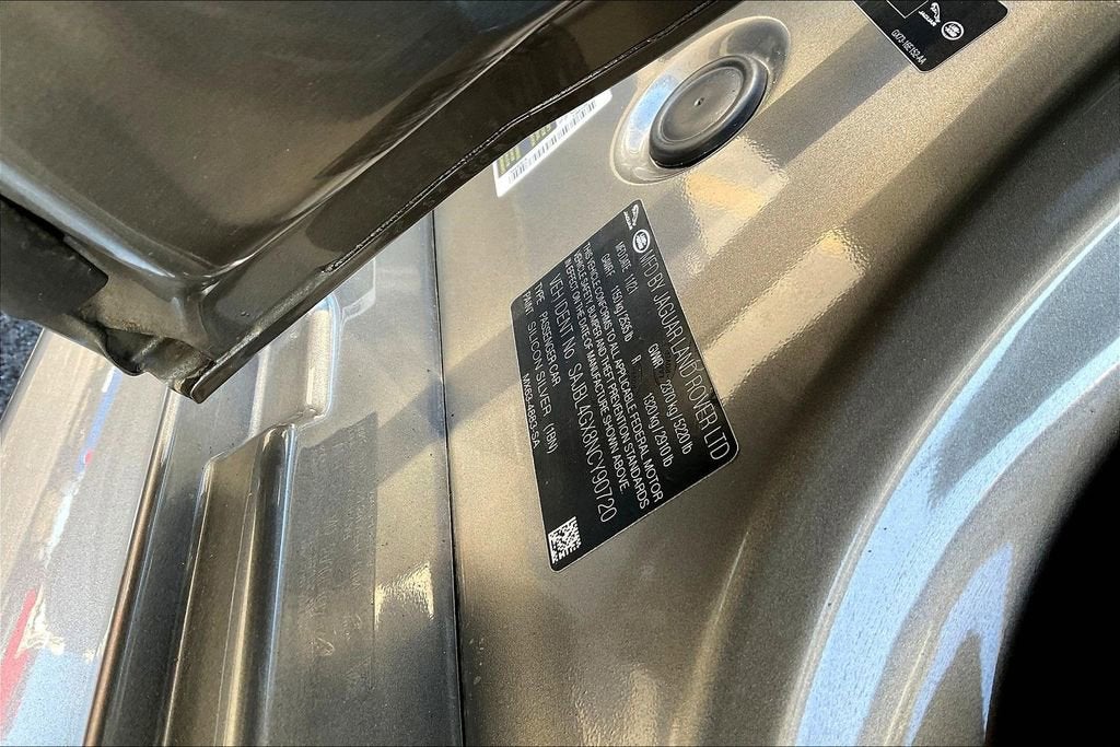 2022 Jaguar XF R-Dynamic SE