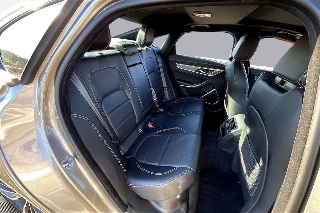 2022 Jaguar XF R-Dynamic SE