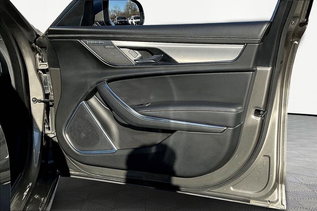 2022 Jaguar XF R-Dynamic SE