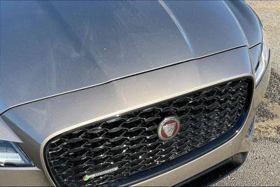 2022 Jaguar XF R-Dynamic SE