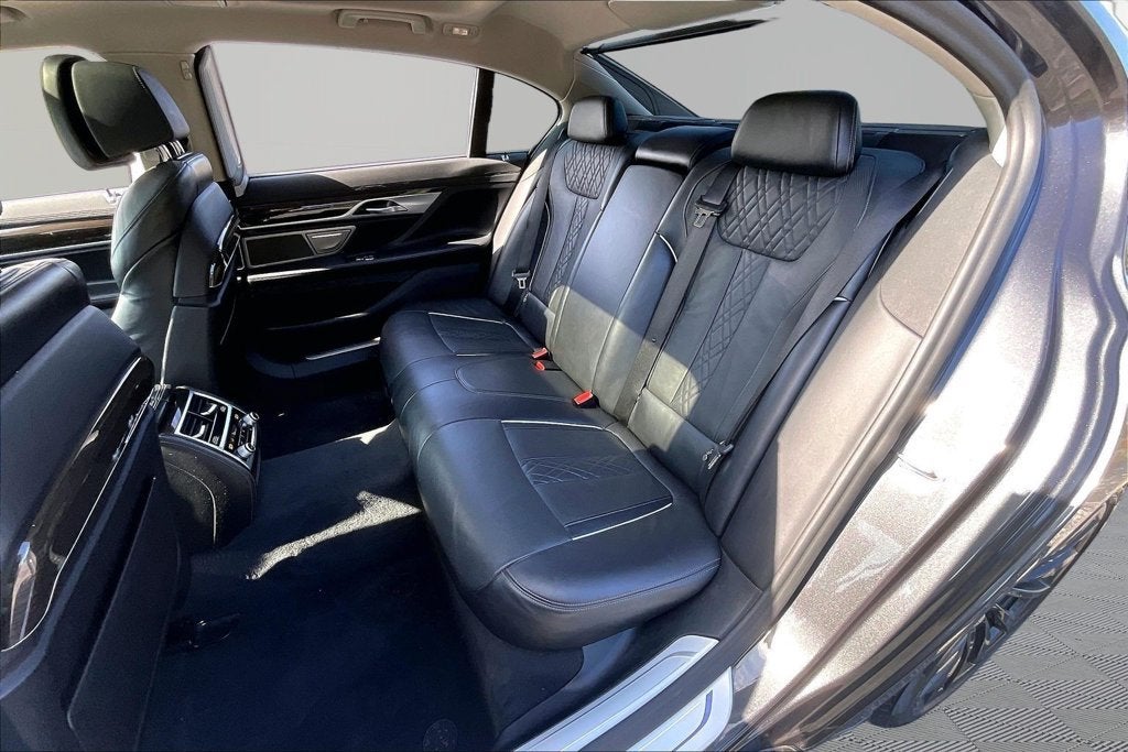 2022 BMW 7 Series 740i xDrive