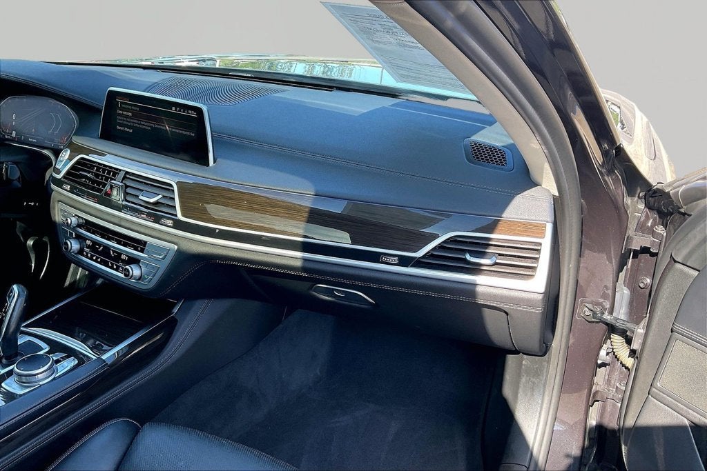 2022 BMW 7 Series 740i xDrive