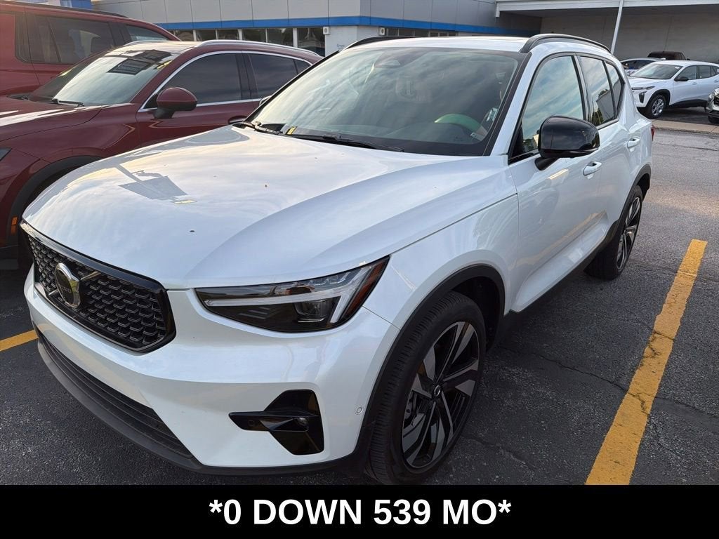 2024 Volvo XC40 B5 Ultimate Dark AWD's photo