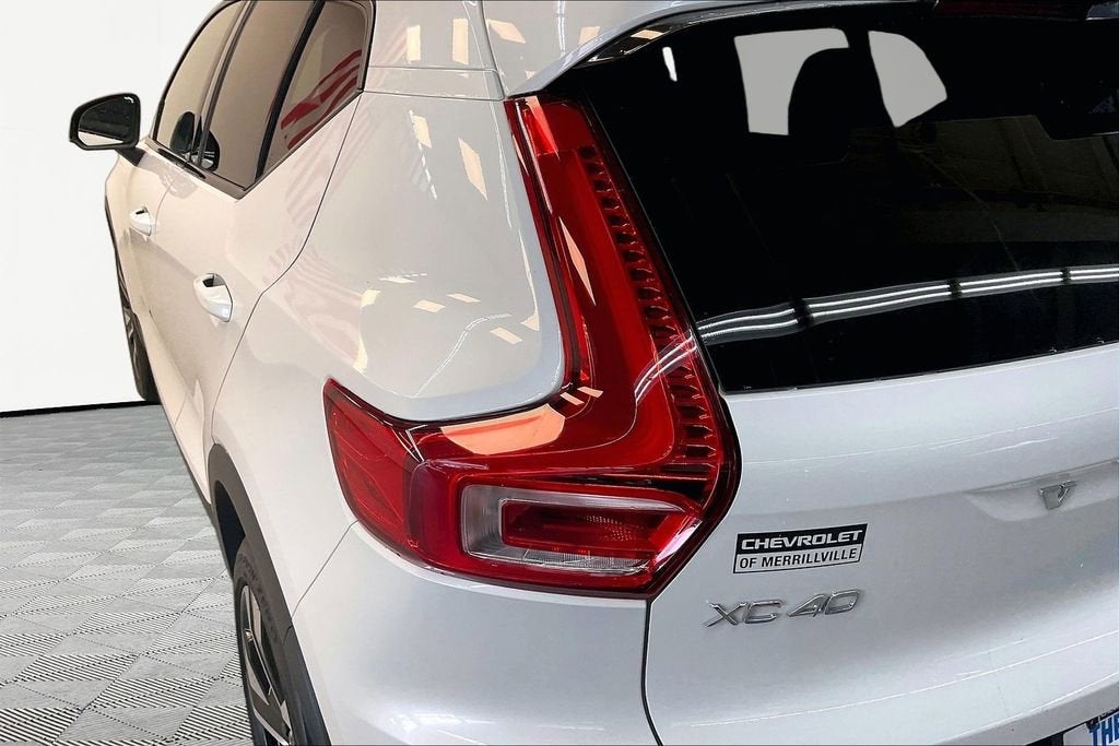 2024 Volvo XC40 Ultimate Dark Theme