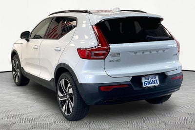 2024 Volvo XC40 Ultimate Dark Theme