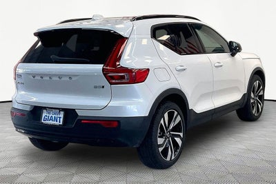 2024 Volvo XC40 Ultimate Dark Theme